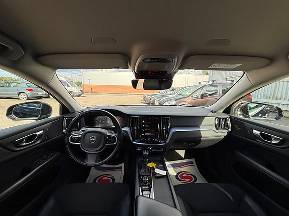 Volvo V60 8 of 29