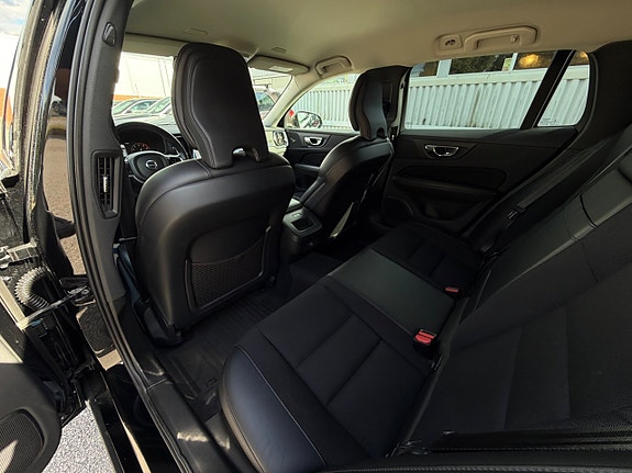 Volvo V60 13 of 29