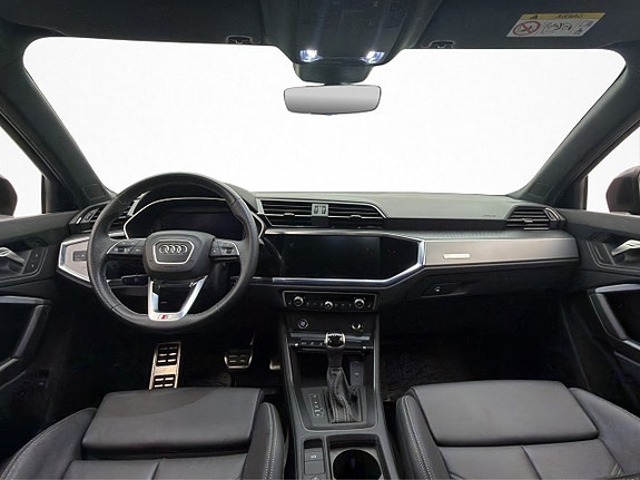 Audi Q3 15 of 30