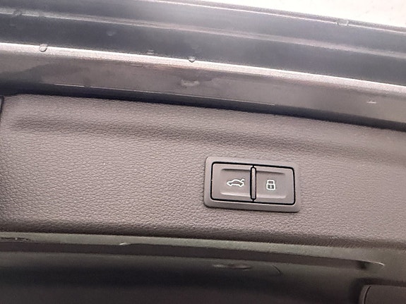 Audi Q3 12 of 30