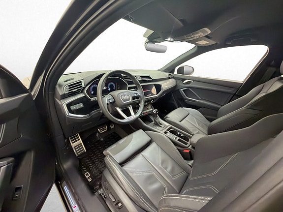Audi Q3 13 of 30
