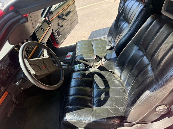 Volvo 242 9 of 12