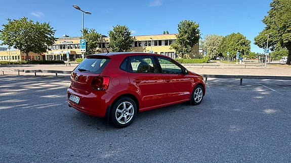 Volkswagen Polo 2 of 4
