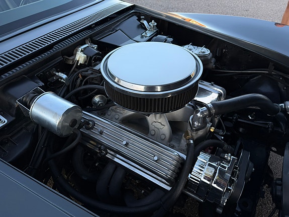 Chevrolet Corvette 13 of 13