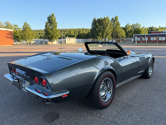 Chevrolet Corvette 5 of 5