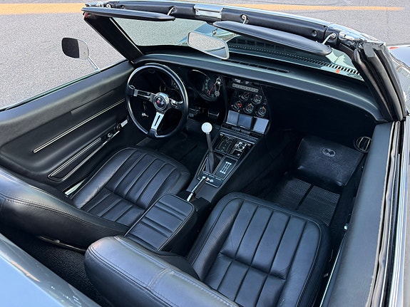 Chevrolet Corvette 8 of 13