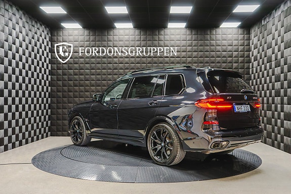 BMW X7 4 of 5