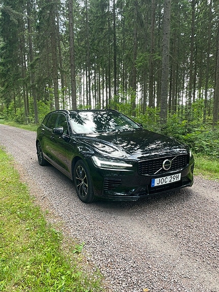 Volvo V60 2 of 5
