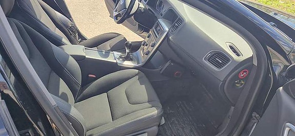 Volvo V60 8 of 15