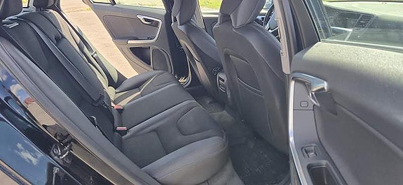 Volvo V60 6 of 15