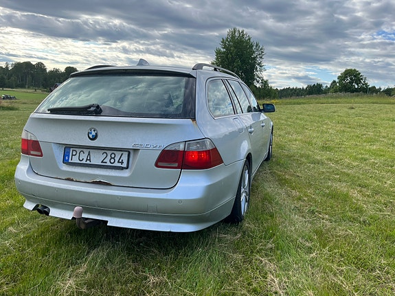 BMW 530xd 3 of 5