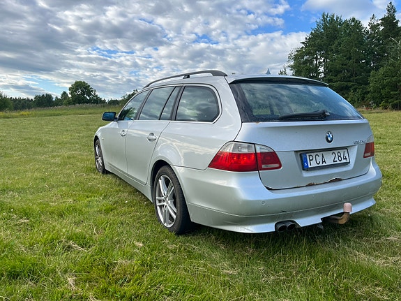 BMW 530xd 4 of 5
