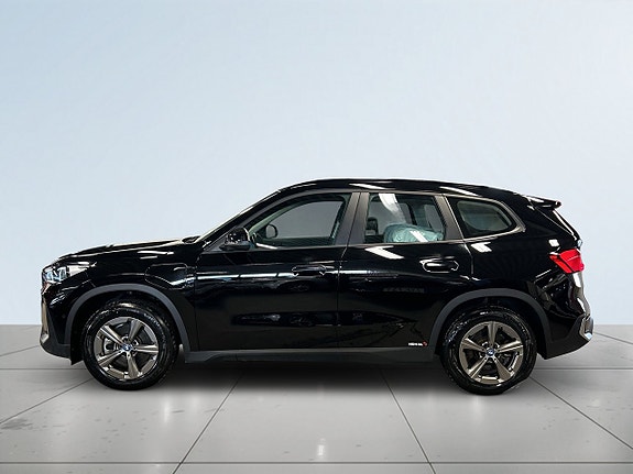BMW X1 4 of 5