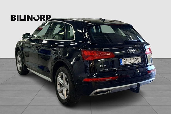 Audi Q5 2 of 5
