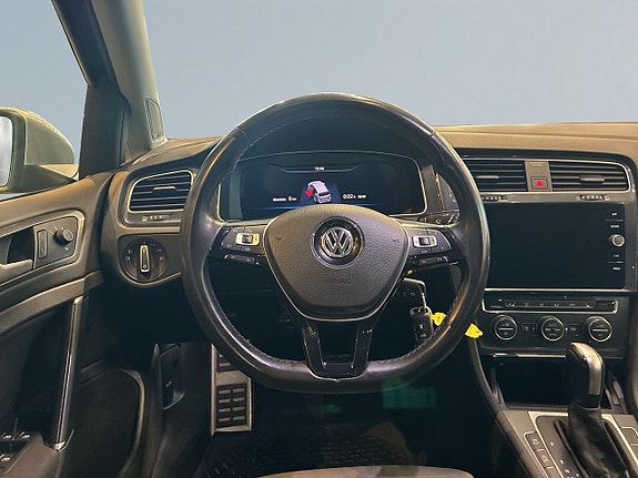 Volkswagen Golf Alltrack 9 of 23