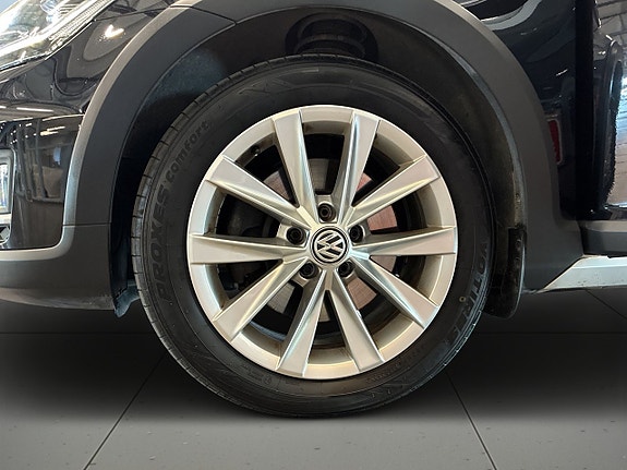 Volkswagen Golf Alltrack 14 of 23