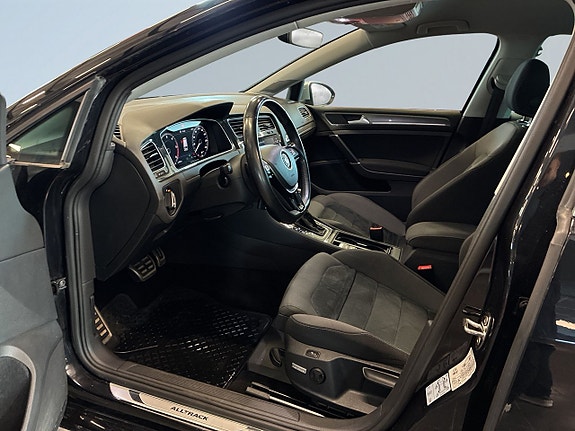 Volkswagen Golf Alltrack 7 of 23