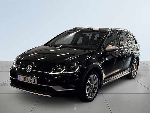 Volkswagen Golf Alltrack 16 of 23