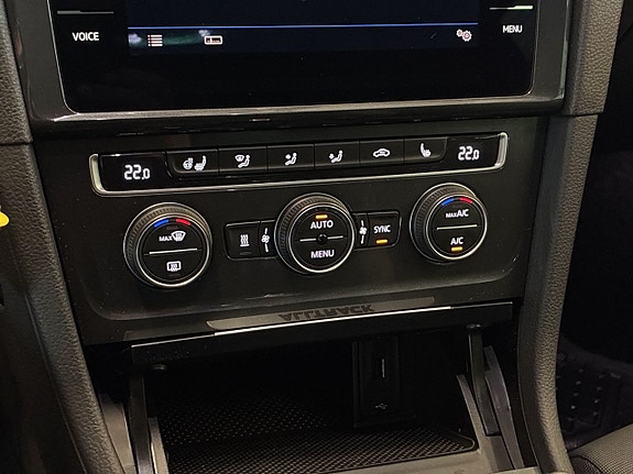 Volkswagen Golf Alltrack 21 of 23