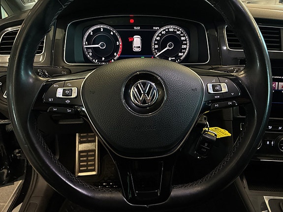 Volkswagen Golf Alltrack 20 of 23