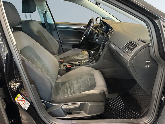 Volkswagen Golf Alltrack 10 of 23