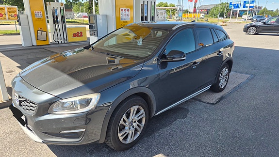 Volvo V60 Cross Country 4 of 6