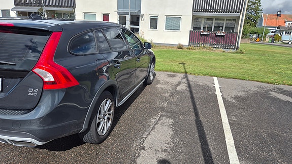 Volvo V60 Cross Country 5 of 9