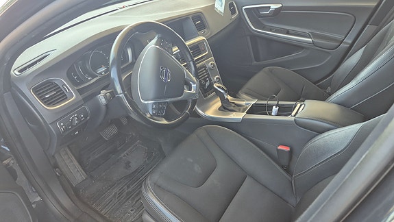 Volvo V60 Cross Country 5 of 6
