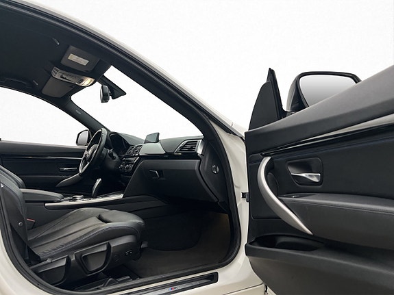 BMW 320d 19 of 30