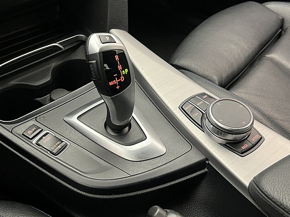BMW 320d 25 of 30