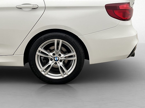BMW 320d 30 of 30