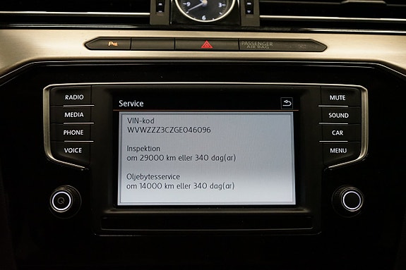 Volkswagen Passat 16 of 20