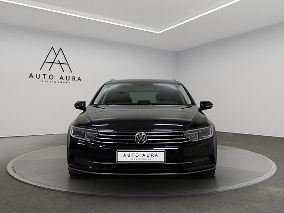 Volkswagen Passat 2 of 5