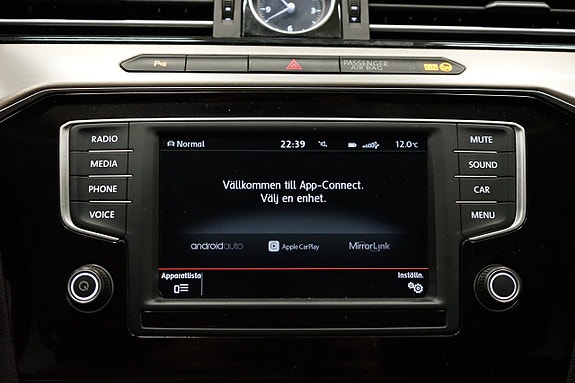 Volkswagen Passat 15 of 20