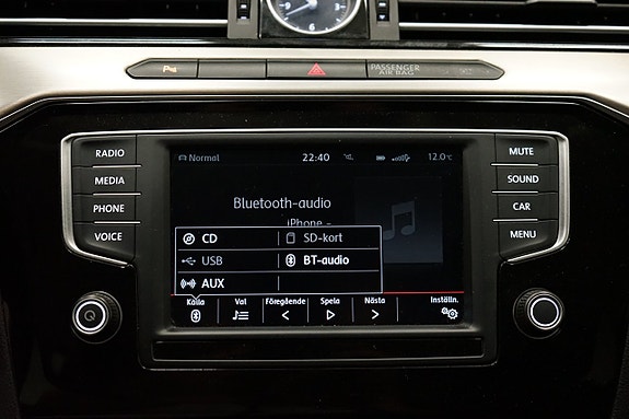 Volkswagen Passat 17 of 20