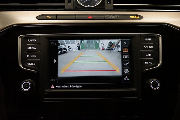 Volkswagen Passat 14 of 20