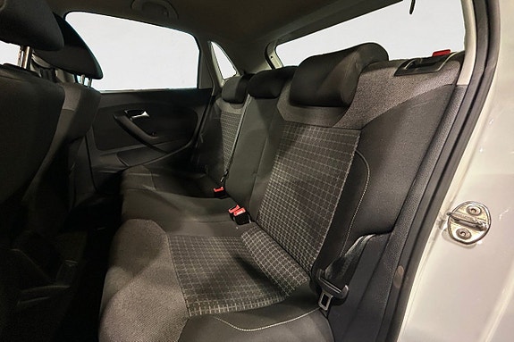 Volkswagen Polo 14 of 17
