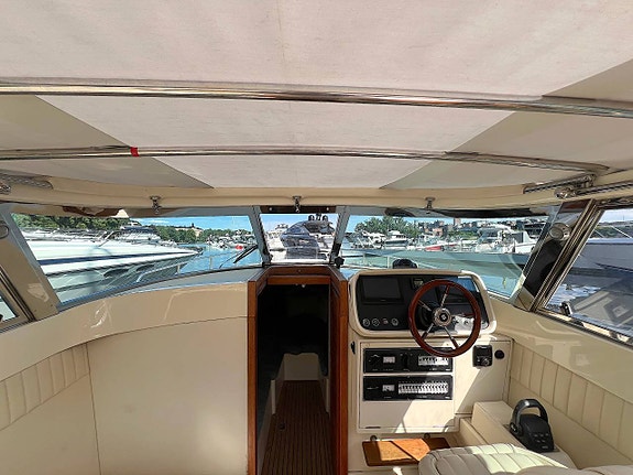 Colombo 31 Super Indios 1992 Volvo Penta D6-440/DPI 2025 7 of 12