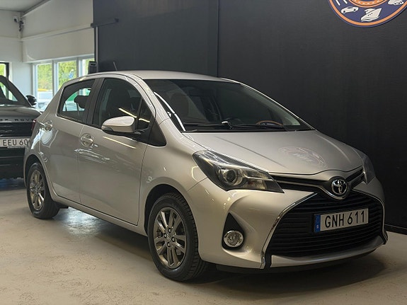 Toyota Yaris 3 of 23