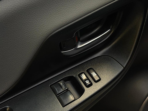Toyota Yaris 15 of 23