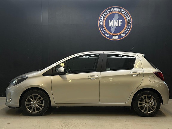 Toyota Yaris 4 of 23