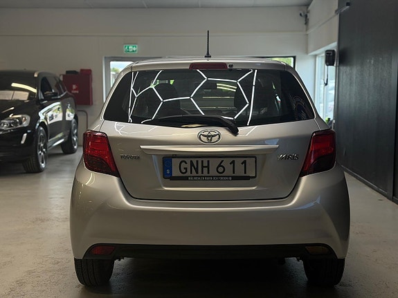 Toyota Yaris 22 of 23