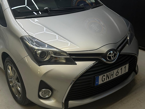 Toyota Yaris 6 of 23
