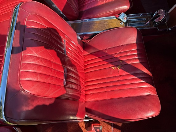 Pontiac Bonneville 22 of 27