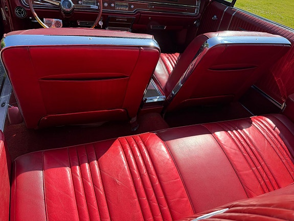 Pontiac Bonneville 19 of 27