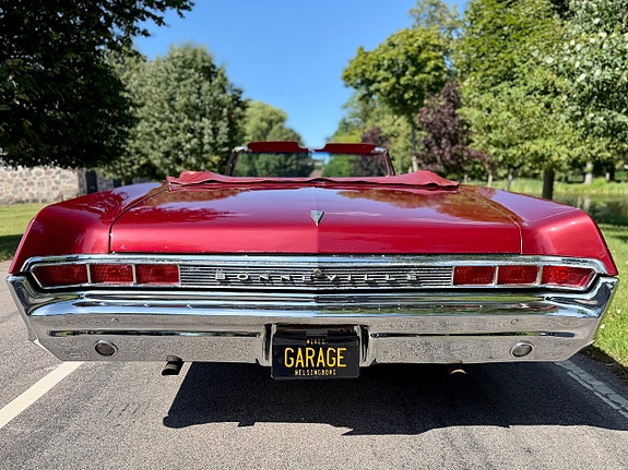 Pontiac Bonneville 3 of 5
