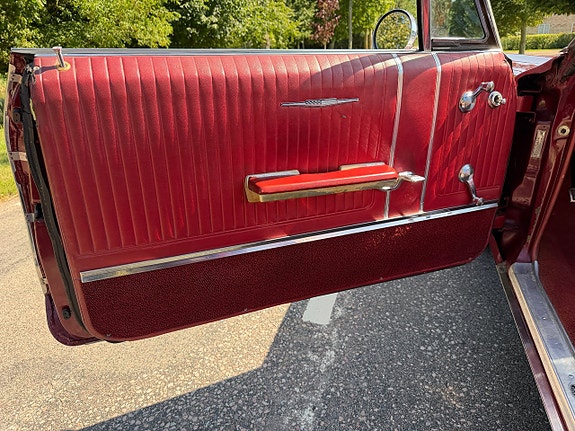 Pontiac Bonneville 14 of 27