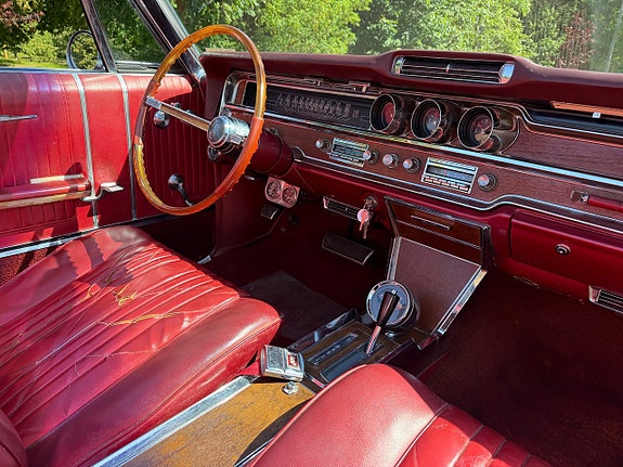 Pontiac Bonneville 23 of 27