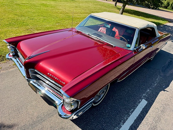 Pontiac Bonneville 12 of 27