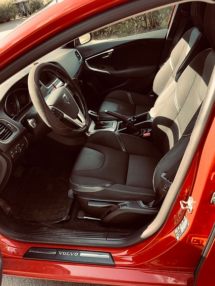 Volvo V40 8 of 15